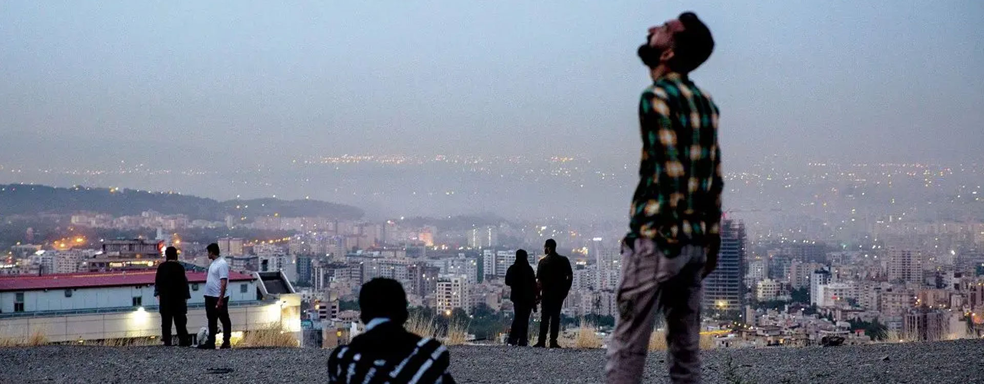 خطر نابودی دفاتر در پی بحران ارزی و مالیات‌های سنگین پس از جنگ